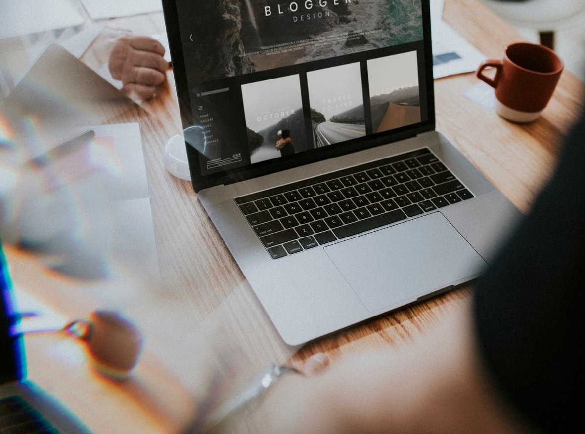 laptop blog writing